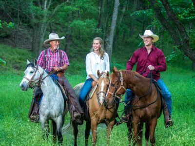 Brazos Bluff Ranch: Waco Horseback Riding Tour with Cowboy Guide