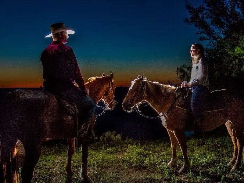 Brazos Bluff Ranch: Waco Horseback Riding Tour with Cowboy Guide