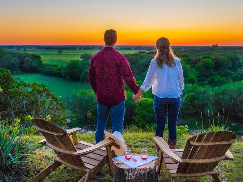 Brazos Bluff Ranch: Waco Horseback Riding Tour with Cowboy Guide