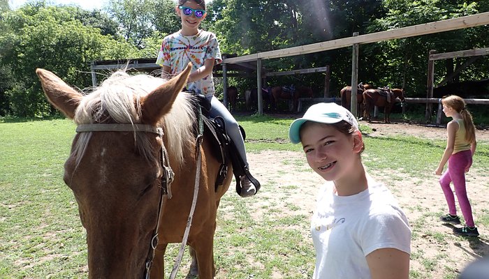 Deka Di Riding Stables